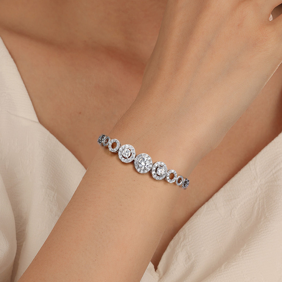 1.6 CT Round Cut Moissanite Bracelet in 18K Yellow Gold Plated Sterling Silver#1